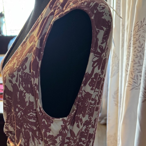 Amour Vert Floral Maxi Dress in Burgundy and Cream - Picture 4 of 9